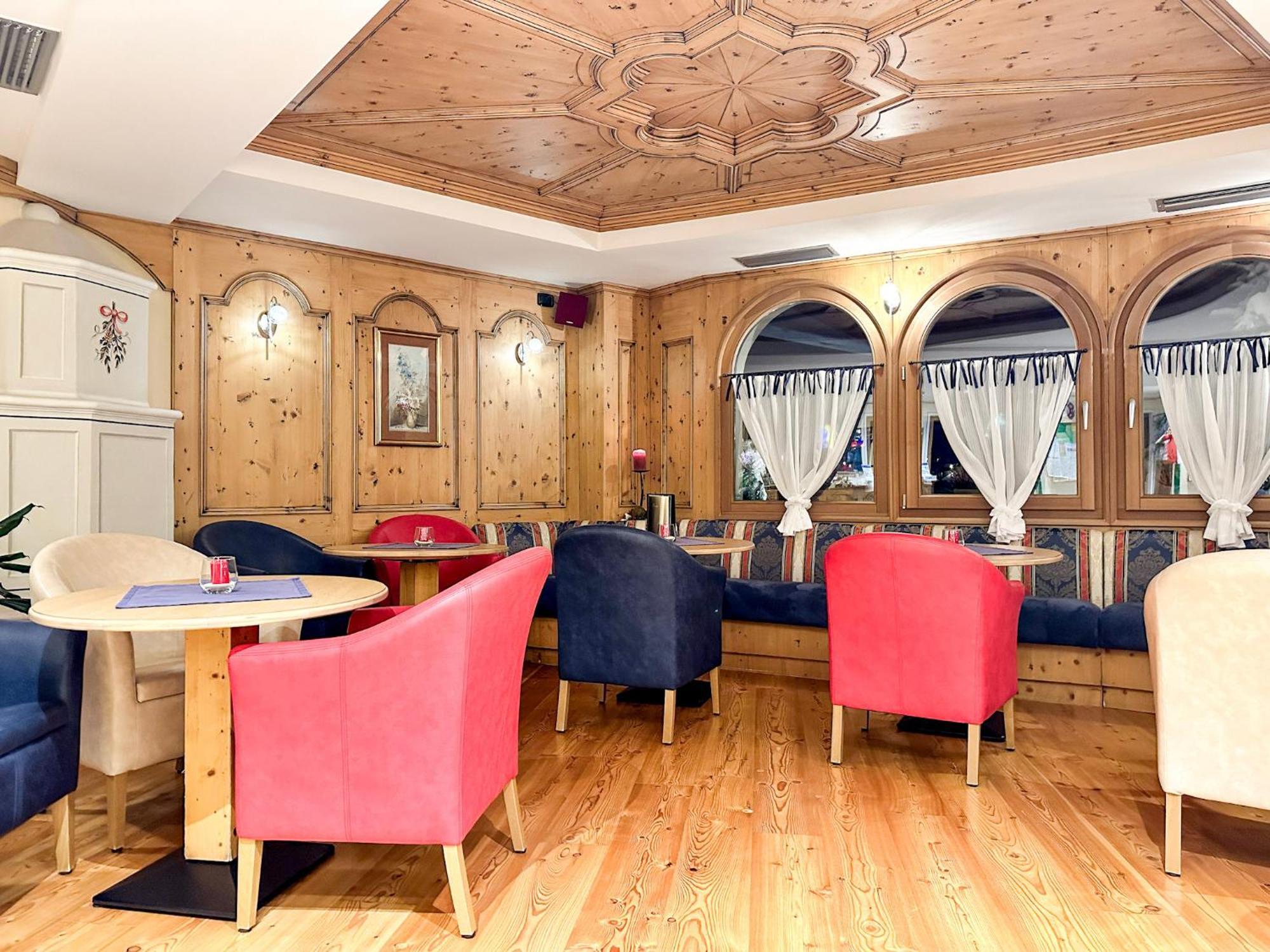 ליביניו Hotel Flora מראה חיצוני תמונה
